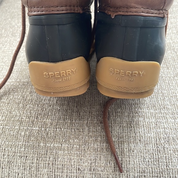 Sperry brown & tan boots - Picture 2 of 3